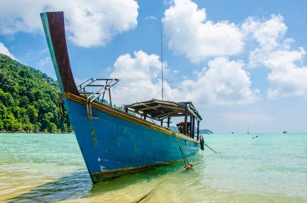 Лодка острова Сурин — стоковое фото