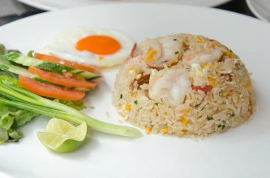 Kızarmış karides.