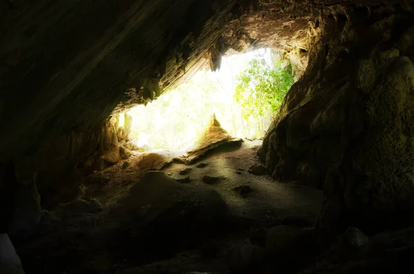 Cave Entrance — Stock Photo, Image