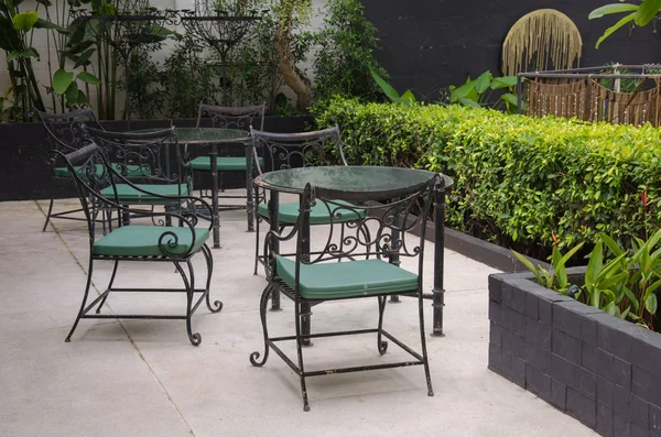 Chaises Fer Noir Dans Jardin — Photo