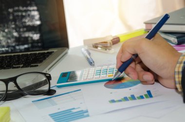 İş adamı ve grafik