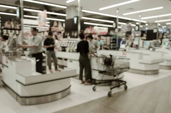 Desfocar o balcão no supermercado — Fotografia de Stock