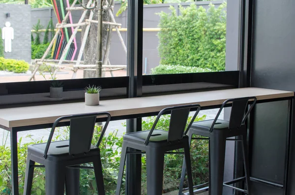 Masa ve sandalyeler kahve dükkanı