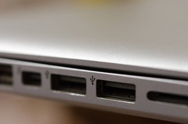 slot USB laptop
