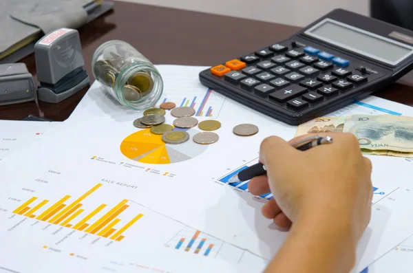 Business Analyzing Investment Charts Desk — Stock Photo, Image