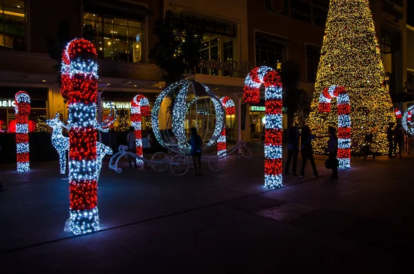 Desenfoque luces árbol de Navidad —  Fotos de Stock