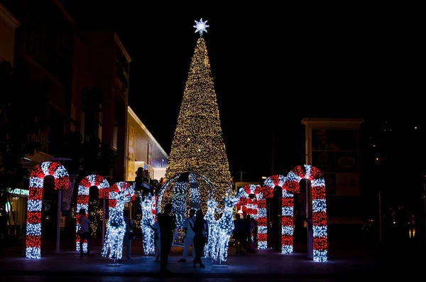 Desenfoque luces árbol de Navidad —  Fotos de Stock