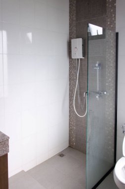 Modern iç banyo duş
