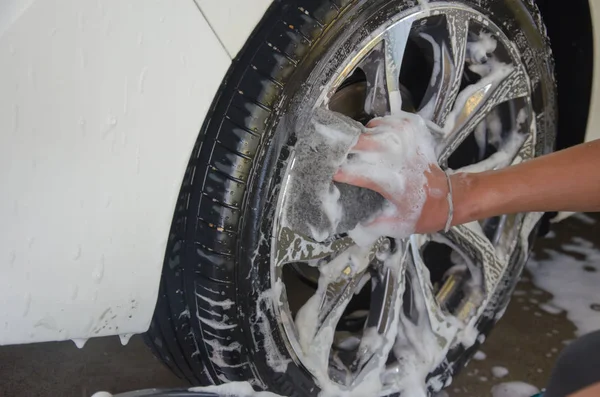 Male Hand Washing Wheel Car — Stock Photo, Image