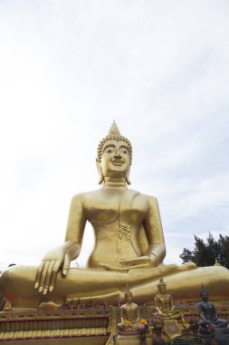 Büyük altın Buddha