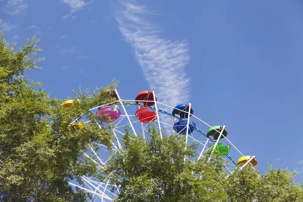 Big wheel in the park — Stock Photo, Image