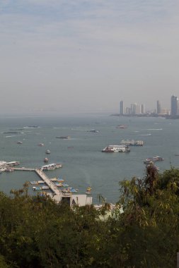 Deniz kenarında çok uygun bir şehir de güzel yer