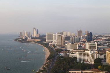 Deniz kenarında çok uygun bir şehir de güzel yer