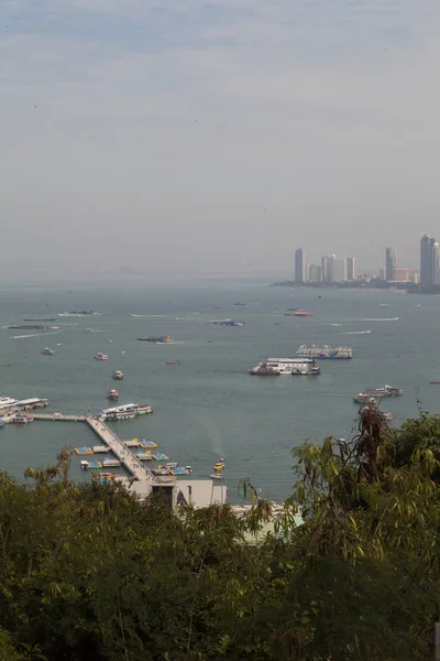 Deniz kenarında çok uygun bir şehir de güzel yer