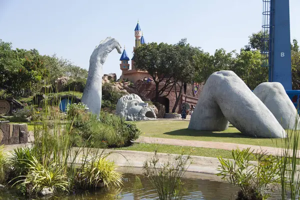 Hermoso parque de ciudad —  Fotos de Stock