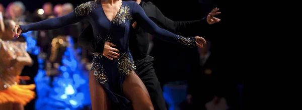Woman and man dancer latino international dancing — Stock Photo, Image