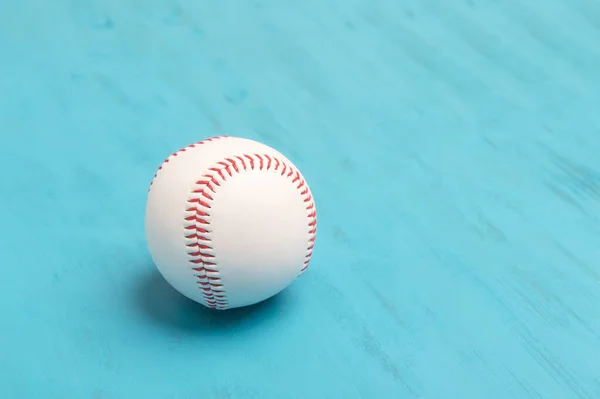 Baseball Niebieskim Drewnianym Tle Koncepcja Sportowa — Zdjęcie stockowe