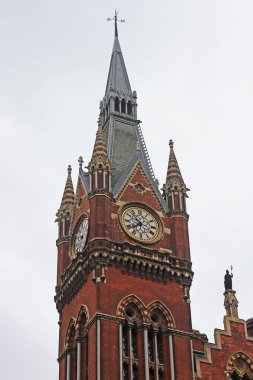 St Pancras İstasyonu saat kulesi