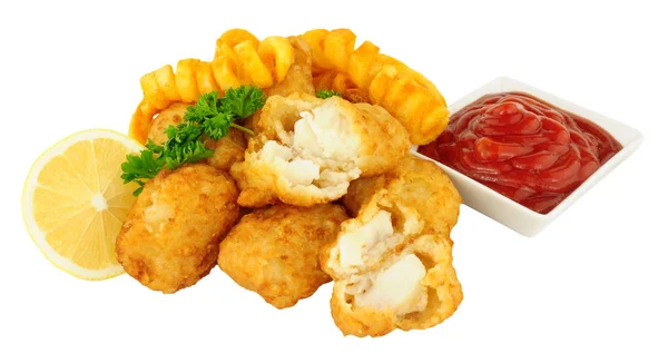 Mordidas de Nugget de peixe de bacalhau com fritos encaracolados — Fotografia de Stock
