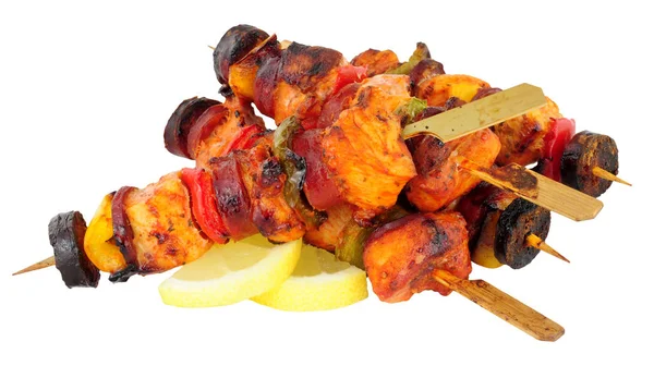 Frango e chouriço picante Kebabs — Fotografia de Stock