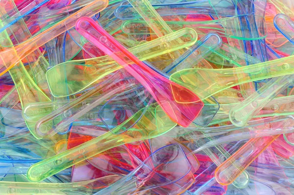 Renkli plastik dondurma kaşık — Stok fotoğraf
