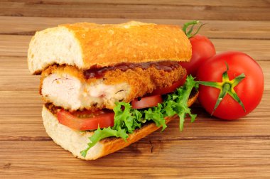 Güney kızarmış tavuk biftek sandviç
