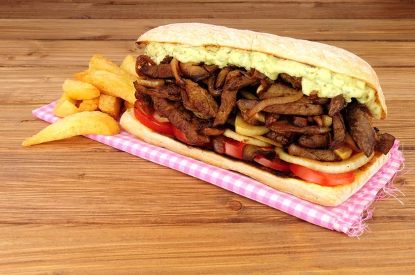 Fried Beef And Onion Sandwich Sub rolo — Fotografia de Stock