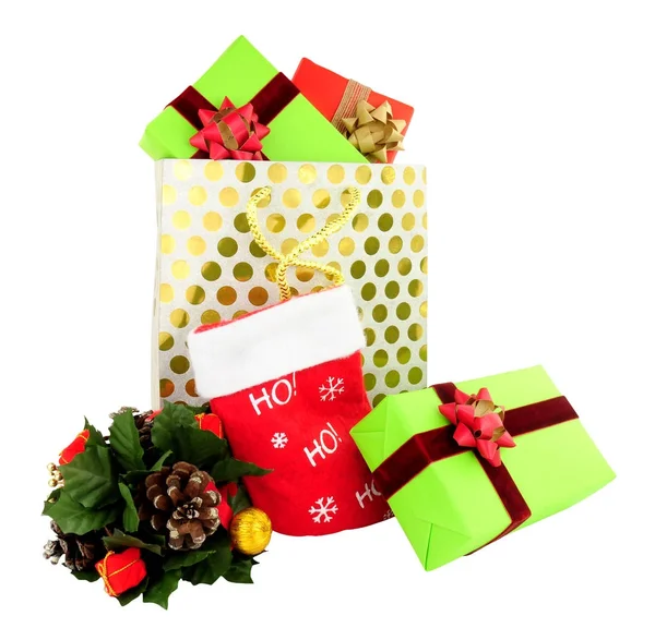 Verpackte Weihnachtsgeschenke — Stockfoto