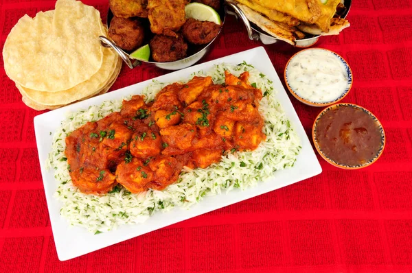 Csirke Curry Étel Rizs Válogatott Oldalán Dips — Stock Fotó