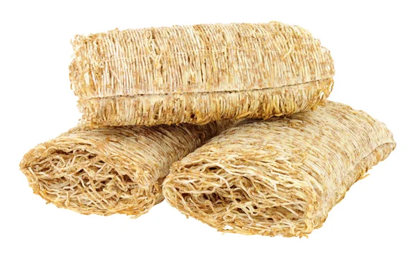 白い背景に分離された千切り小麦の朝食用シリアル — ストック写真