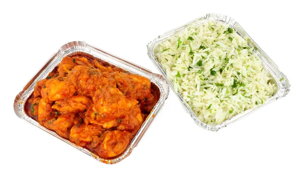Csirke Curry Elvenni Étkezés Rizzsel Fólia Konténerek Elszigetelt Fehér Background — Stock Fotó