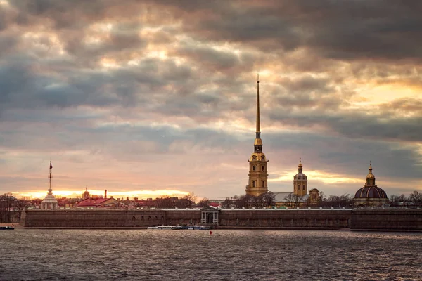 Fortaleza de Pedro e Paulo na cidade de São Petersburgo, Rússia — Fotografia de Stock