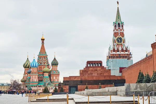 Catedral de São Basílio e Mausoléu de Lenine, Moscou, Rússia — Fotografia de Stock
