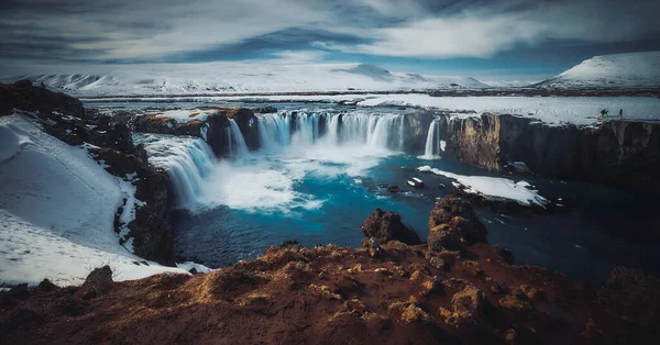 Τοπίο Του Καταρράκτη Godafoss Στα Τέλη Του Χειμώνα Την Ηλιόλουστη — Φωτογραφία Αρχείου