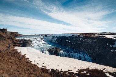 Gullfoss şelalesinin manzarası, İzlanda 'nın güneybatısındaki Gloden Circle rotasında yer almaktadır.