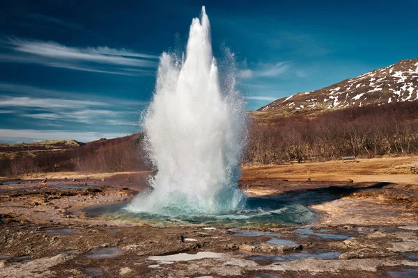 Erupting Stokkur Geyser Sunny Day Located Golden Circle Route Iceland — Stock Photo, Image