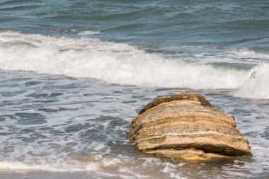 bir taş yıkama fırtına deniz dalga.