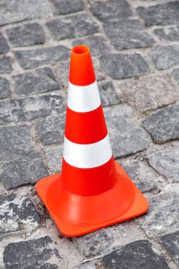 Koni bölge, turuncu yol koni.