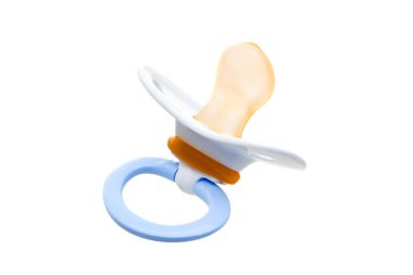 Yumuşak silikondan yapılmış mavi emzik bebekler. Beyaz arka planda izole edilmiş yeni doğmuş yatıştırıcı..