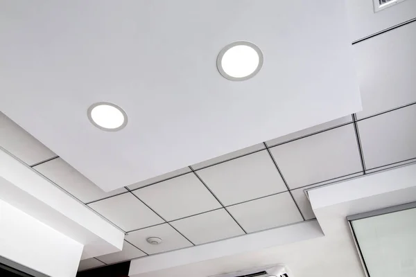 Plafond Multi Niveaux Avec Des Saillies Tridimensionnelles Plafond Carrelé Suspendu — Photo