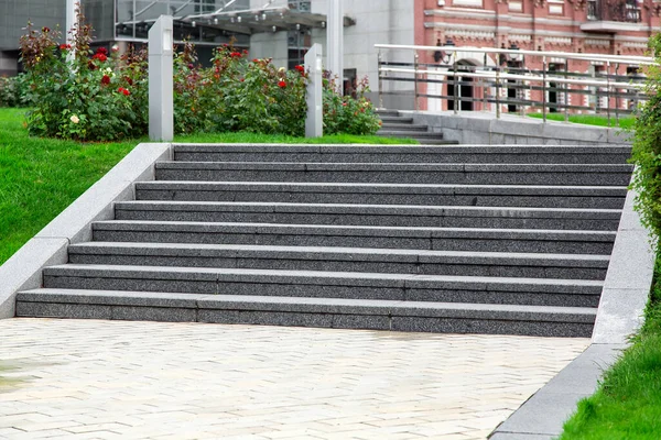 Staircase Gray Granite Steps Curb Stone Paving Slabs Surrounded Green — Stock Photo, Image