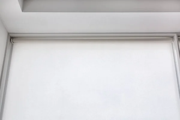 Bílé Rolované Textilní Rolety Okně Místnosti Objekt Ochrany Proti Slunečnímu — Stock fotografie