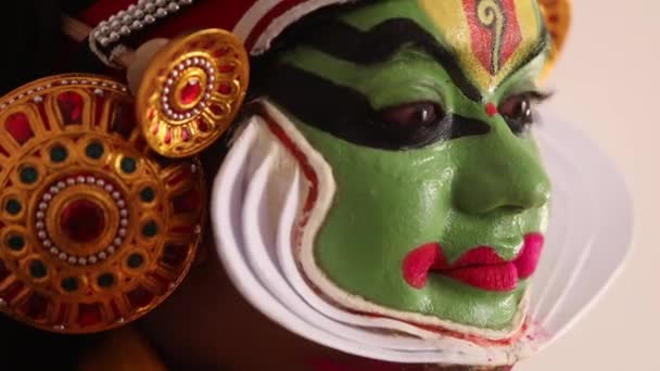 Detailní Záběr Tanečnice Kathakali Jak Tváří Očima — Stock video