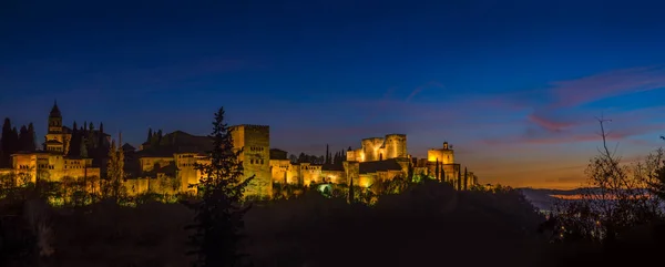 Alhambra, gece — Stok fotoğraf