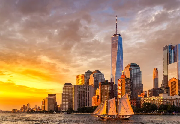 Západ slunce v dolním Manhattanu — Stock fotografie