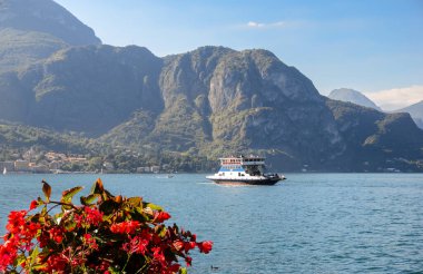 İtalya, Como Gölü 'nde tekne gezisi.