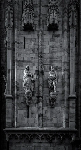 Posągi Fasadzie Katedry Mediolanie — Zdjęcie stockowe