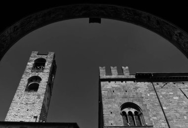 Palazzo della Ragione ve Campanone olarak bilinen Bergamo 'nun Sivil Kulesi.