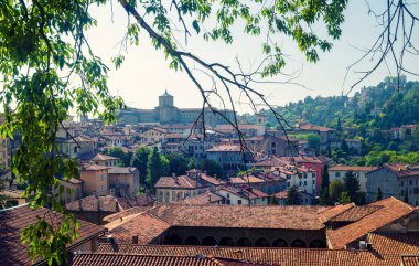 Eski Bergamo şehrinin panoramik görüntüsü