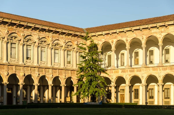 Монастырь Миланского Университета — стоковое фото